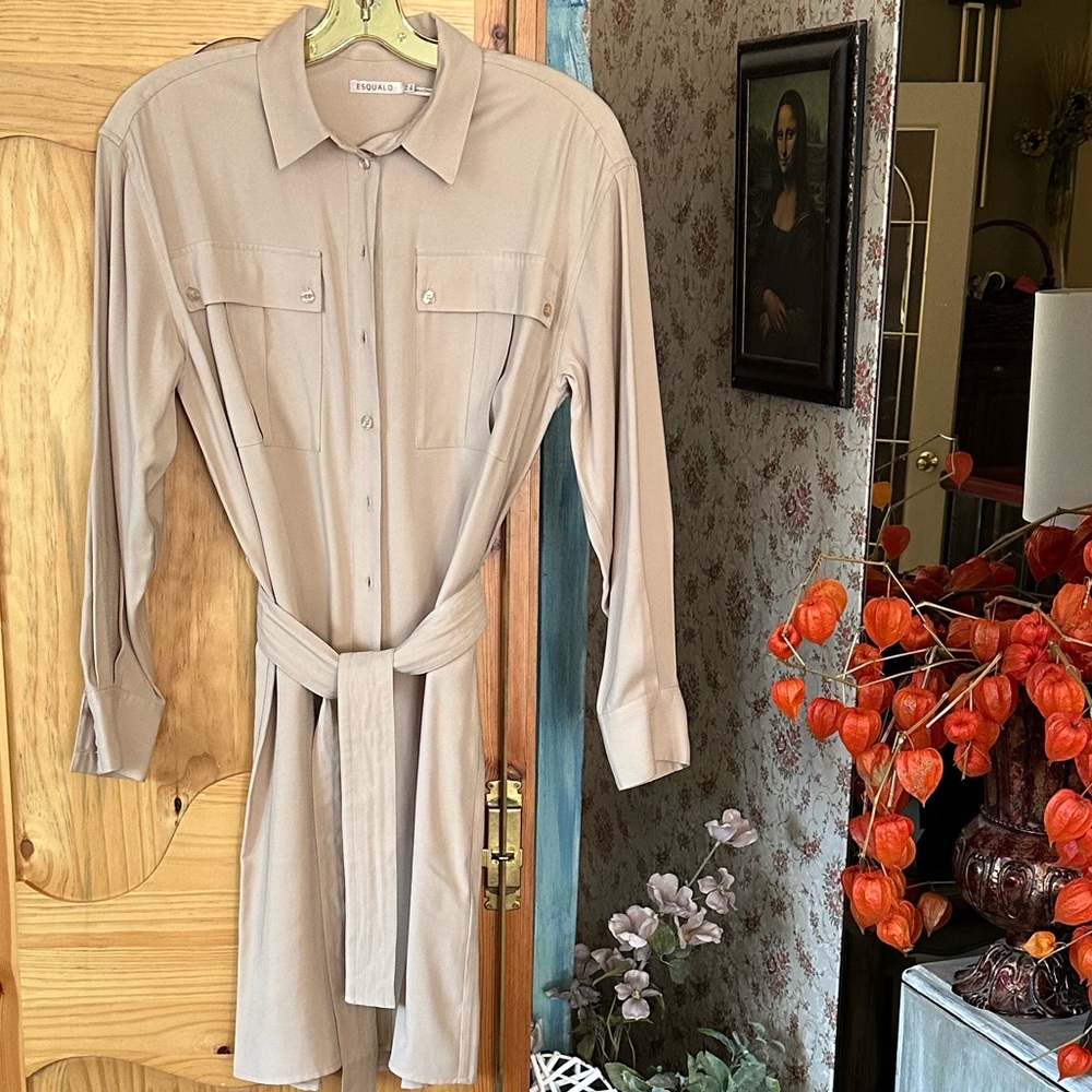 ESQUALO Beige Coat Dress, size 6, 37” long, 22” sleeve, belted, $65 NWOT